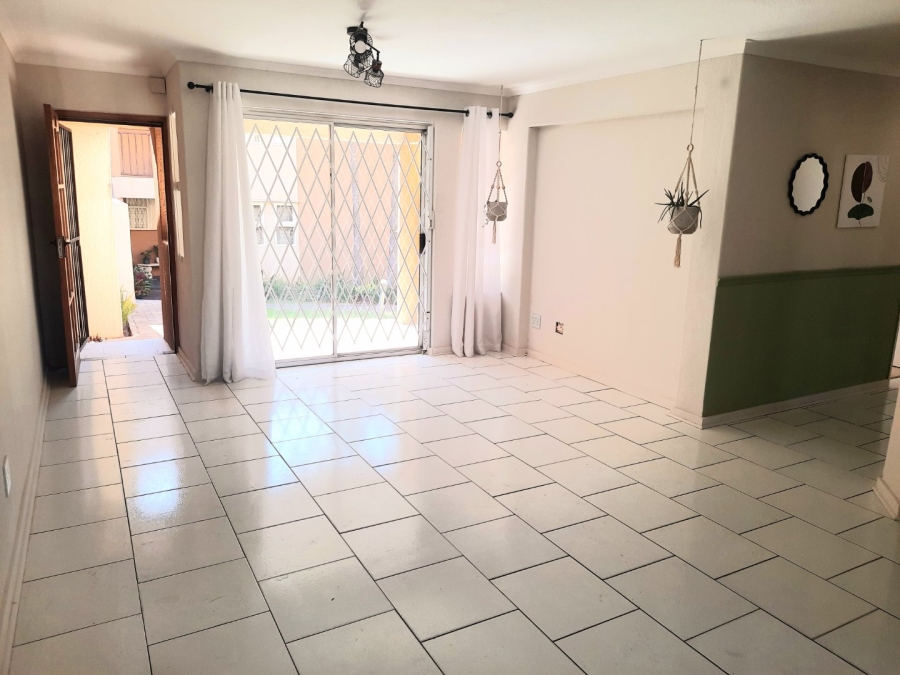 2 Bedroom Property for Sale in Little Falls Gauteng