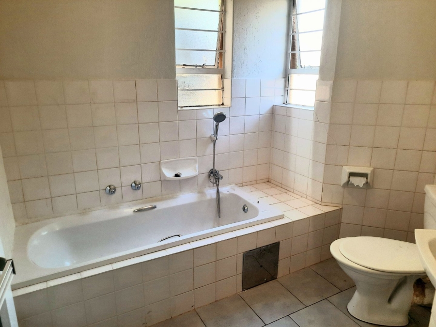 2 Bedroom Property for Sale in Little Falls Gauteng