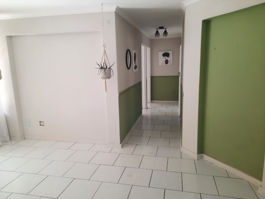 2 Bedroom Property for Sale in Little Falls Gauteng