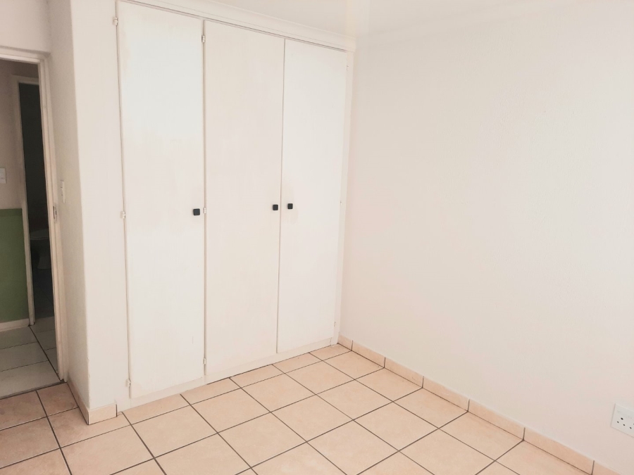 2 Bedroom Property for Sale in Little Falls Gauteng