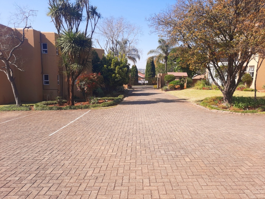 2 Bedroom Property for Sale in Little Falls Gauteng