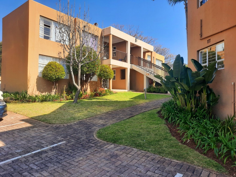 2 Bedroom Property for Sale in Little Falls Gauteng