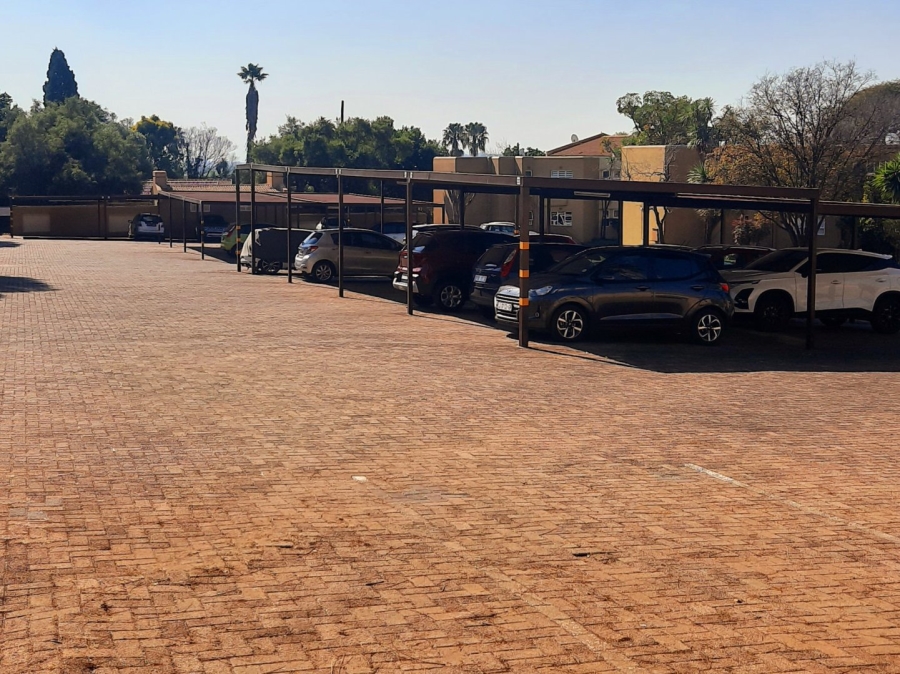 2 Bedroom Property for Sale in Little Falls Gauteng