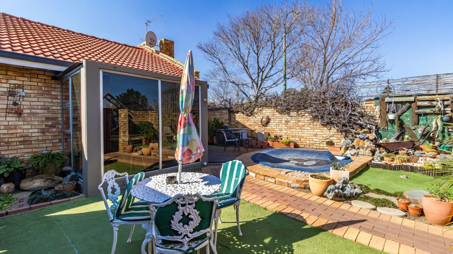 2 Bedroom Property for Sale in Cresslawn Gauteng