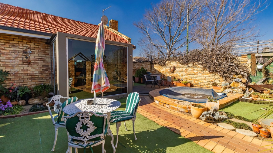 2 Bedroom Property for Sale in Cresslawn Gauteng