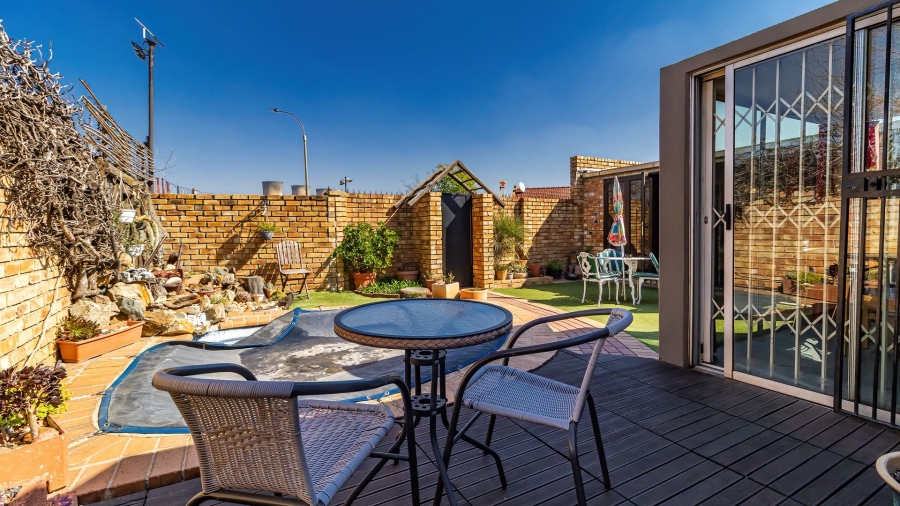 2 Bedroom Property for Sale in Cresslawn Gauteng