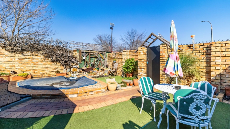 2 Bedroom Property for Sale in Cresslawn Gauteng