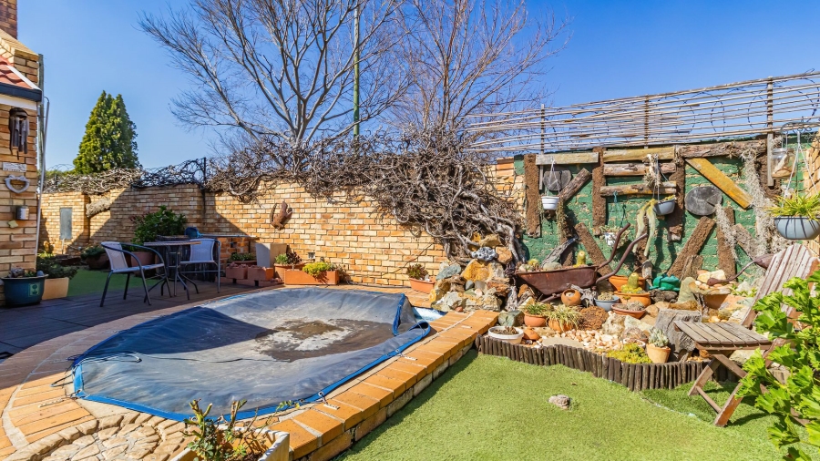 2 Bedroom Property for Sale in Cresslawn Gauteng