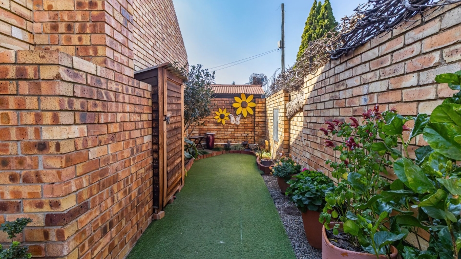 2 Bedroom Property for Sale in Cresslawn Gauteng