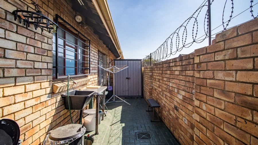 2 Bedroom Property for Sale in Cresslawn Gauteng
