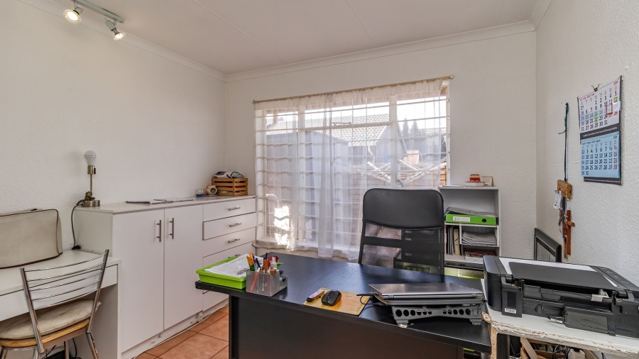 2 Bedroom Property for Sale in Cresslawn Gauteng