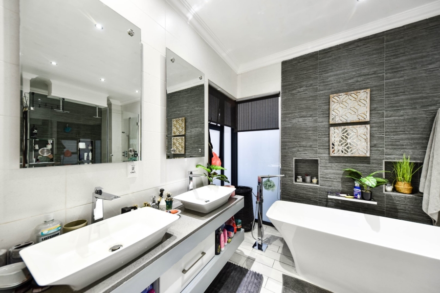 4 Bedroom Property for Sale in Lombardy Gauteng