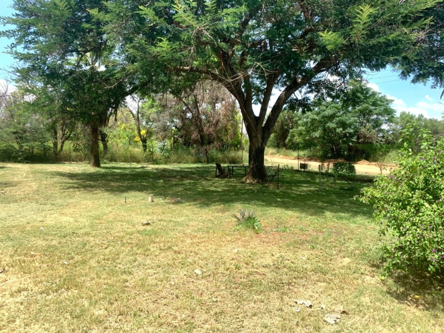 Commercial Property for Sale in Mont Lorraine Ah Gauteng