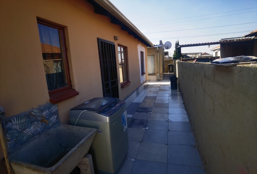 2 Bedroom Property for Sale in Windmill Park Gauteng