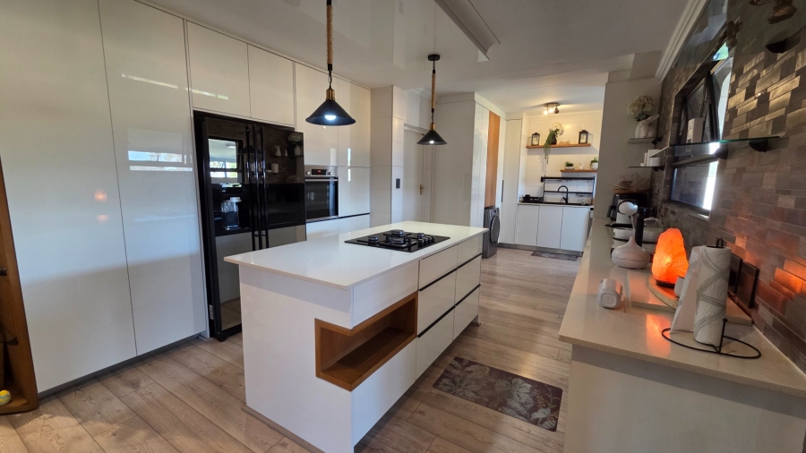 3 Bedroom Property for Sale in Amberfield Crest Estate Gauteng