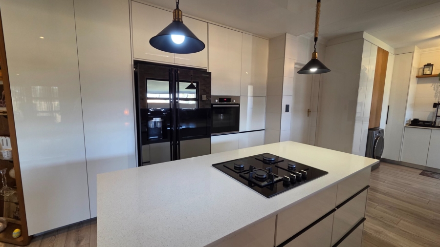 3 Bedroom Property for Sale in Amberfield Crest Estate Gauteng