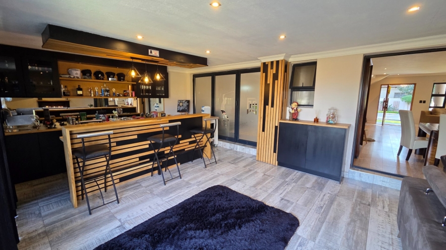 3 Bedroom Property for Sale in Amberfield Crest Estate Gauteng