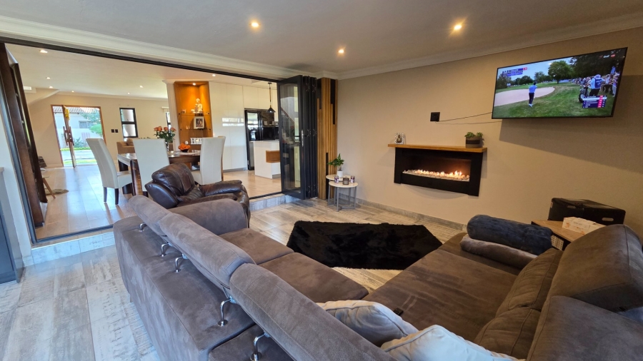 3 Bedroom Property for Sale in Amberfield Crest Estate Gauteng