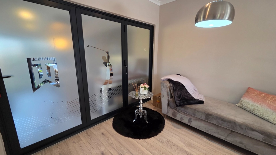 3 Bedroom Property for Sale in Amberfield Crest Estate Gauteng