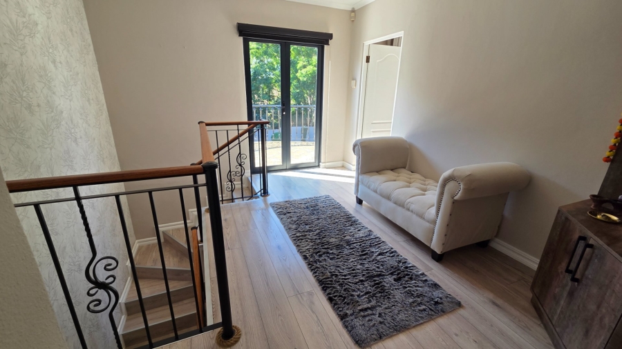3 Bedroom Property for Sale in Amberfield Crest Estate Gauteng