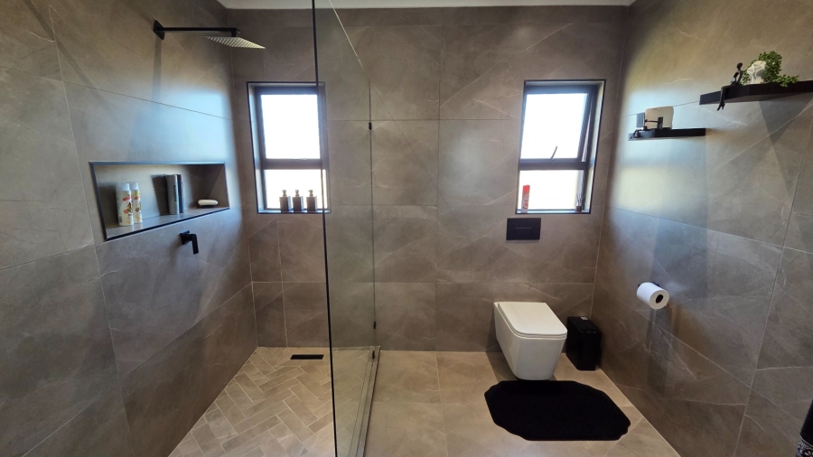 3 Bedroom Property for Sale in Amberfield Crest Estate Gauteng