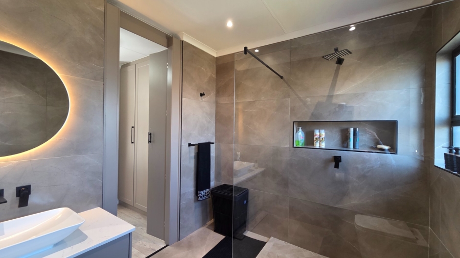 3 Bedroom Property for Sale in Amberfield Crest Estate Gauteng
