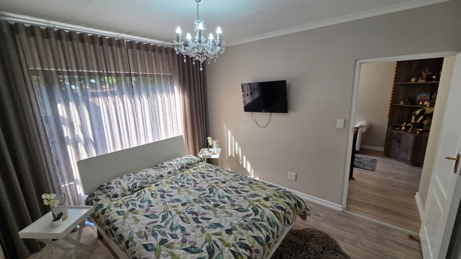 3 Bedroom Property for Sale in Amberfield Crest Estate Gauteng