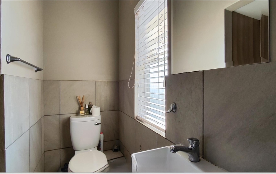 3 Bedroom Property for Sale in Albertsdal Gauteng