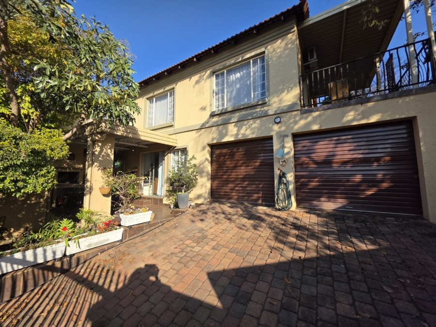 3 Bedroom Property for Sale in La Montagne Gauteng