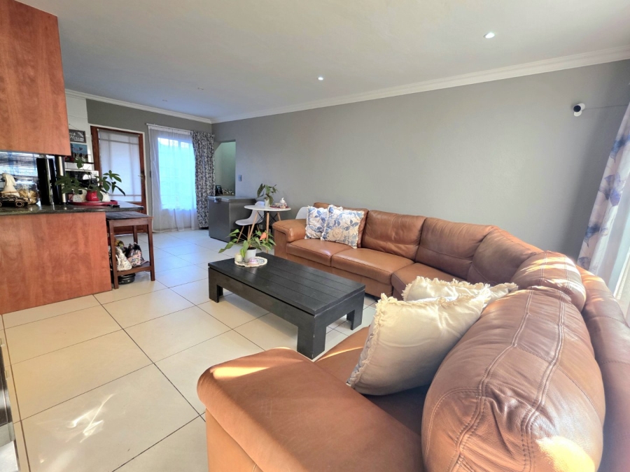 3 Bedroom Property for Sale in La Montagne Gauteng