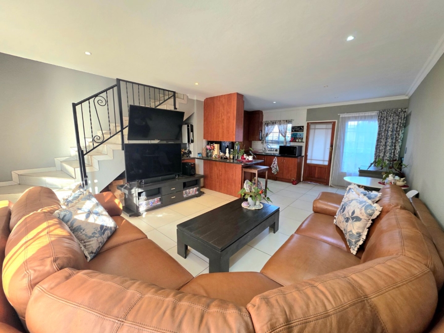 3 Bedroom Property for Sale in La Montagne Gauteng