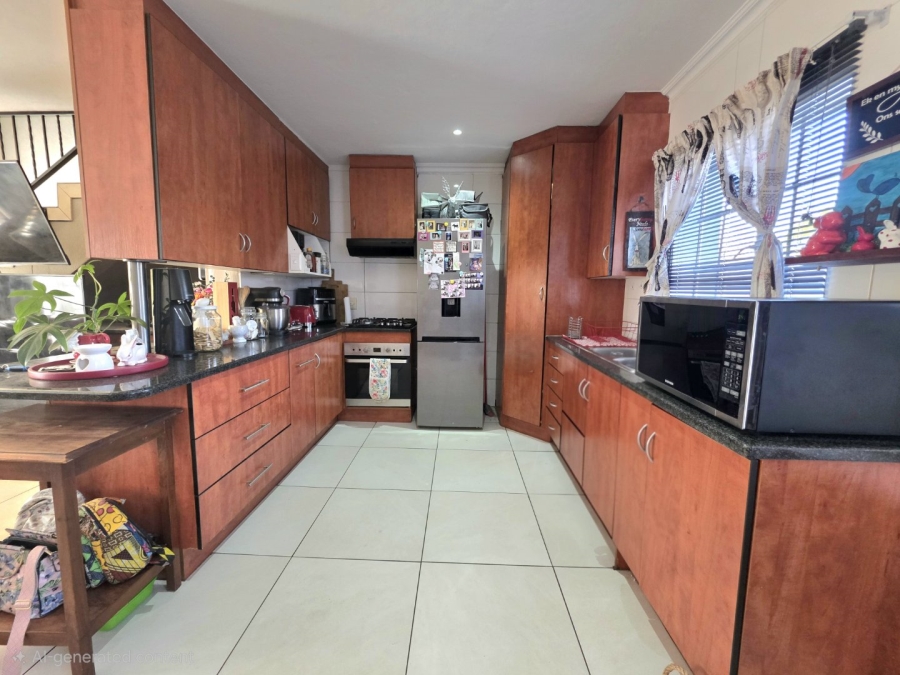 3 Bedroom Property for Sale in La Montagne Gauteng
