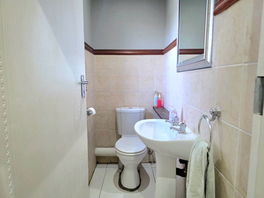 3 Bedroom Property for Sale in La Montagne Gauteng