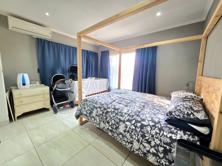 3 Bedroom Property for Sale in La Montagne Gauteng