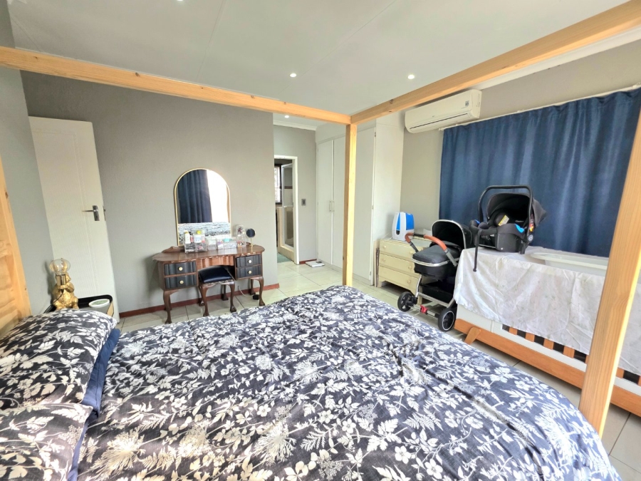 3 Bedroom Property for Sale in La Montagne Gauteng
