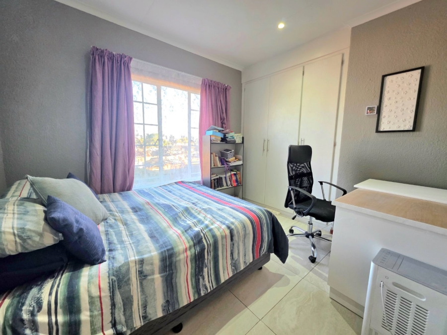 3 Bedroom Property for Sale in La Montagne Gauteng