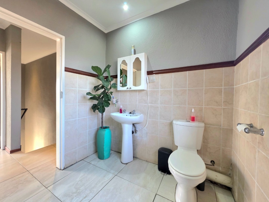 3 Bedroom Property for Sale in La Montagne Gauteng