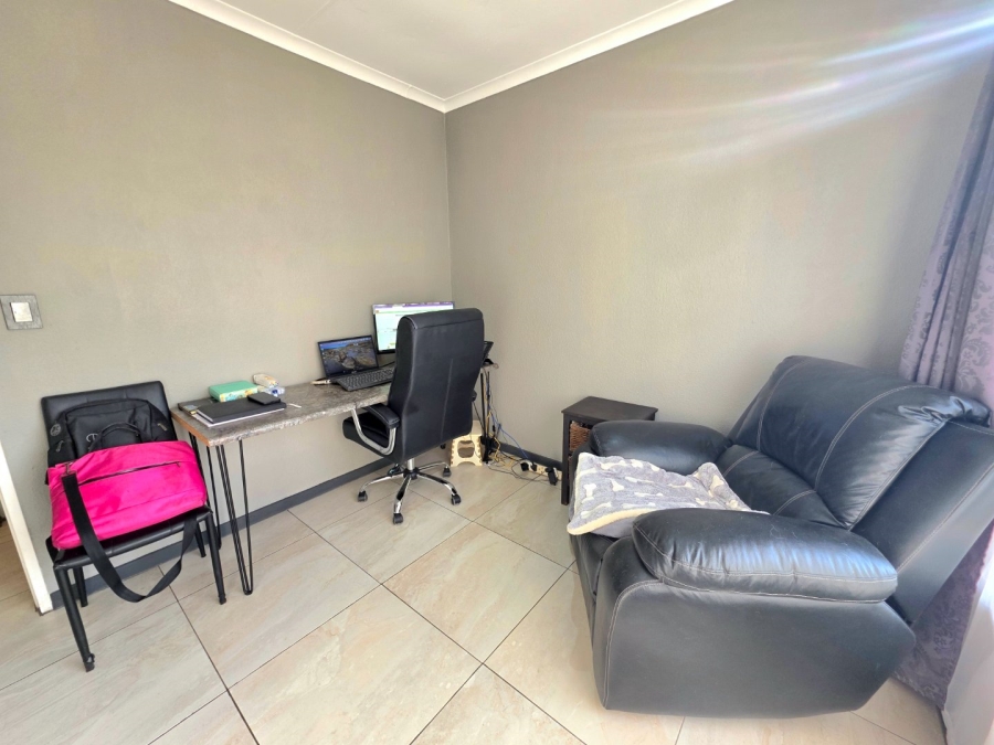 3 Bedroom Property for Sale in La Montagne Gauteng