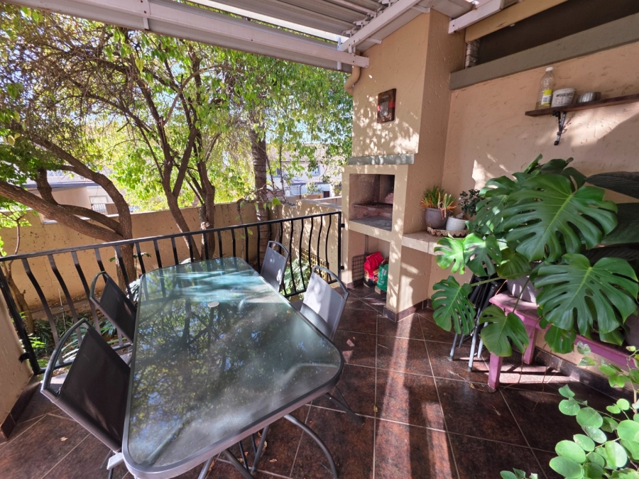 3 Bedroom Property for Sale in La Montagne Gauteng