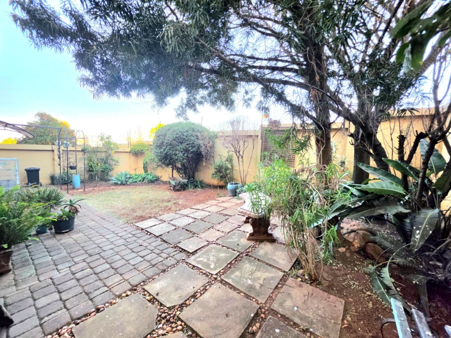 3 Bedroom Property for Sale in La Montagne Gauteng