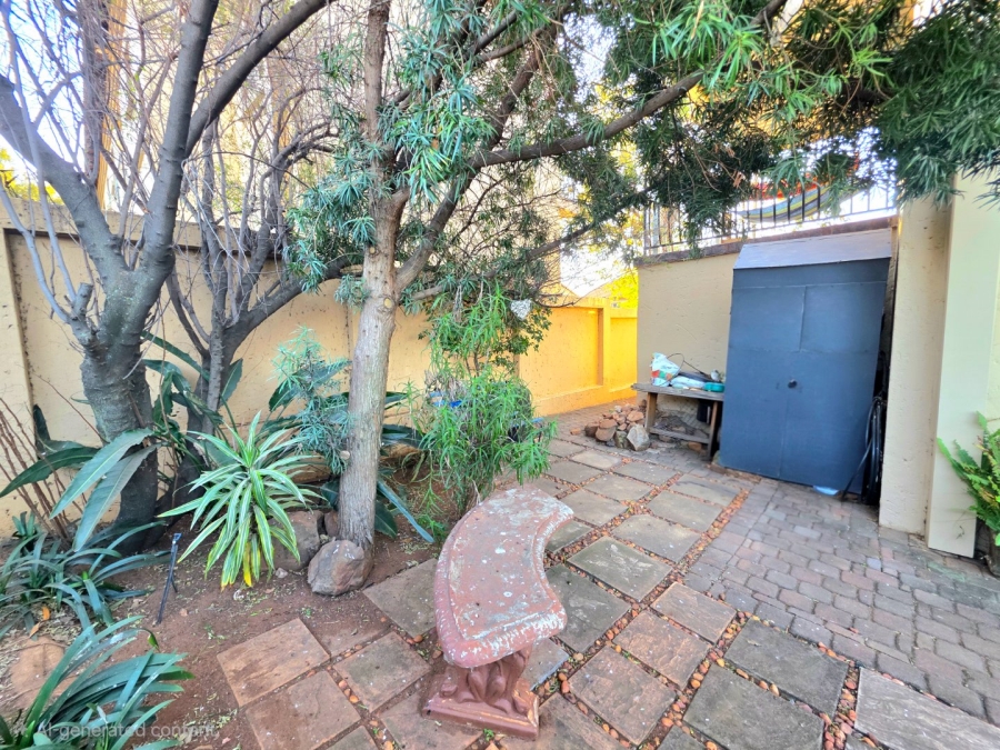 3 Bedroom Property for Sale in La Montagne Gauteng
