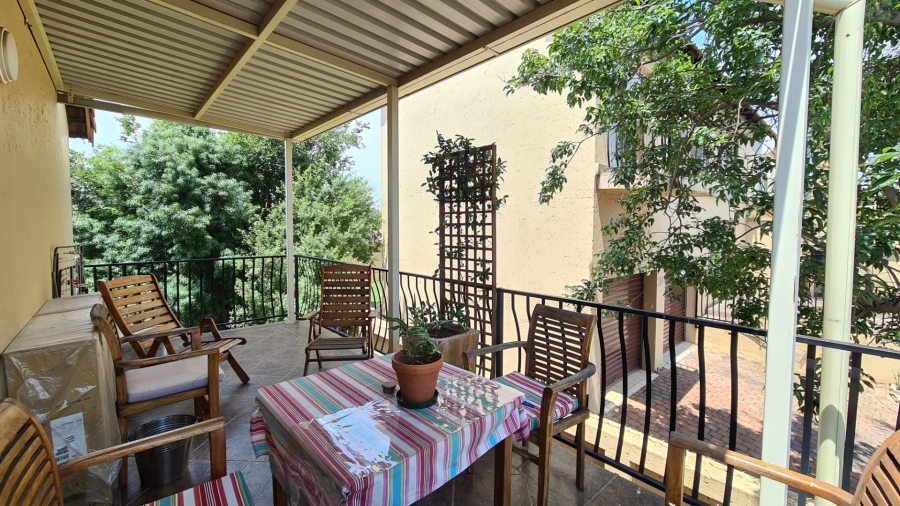 3 Bedroom Property for Sale in La Montagne Gauteng