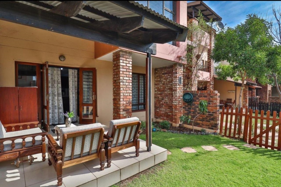 2 Bedroom Property for Sale in Vorna Valley Gauteng