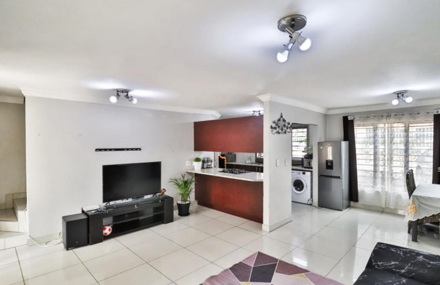 2 Bedroom Property for Sale in Vorna Valley Gauteng
