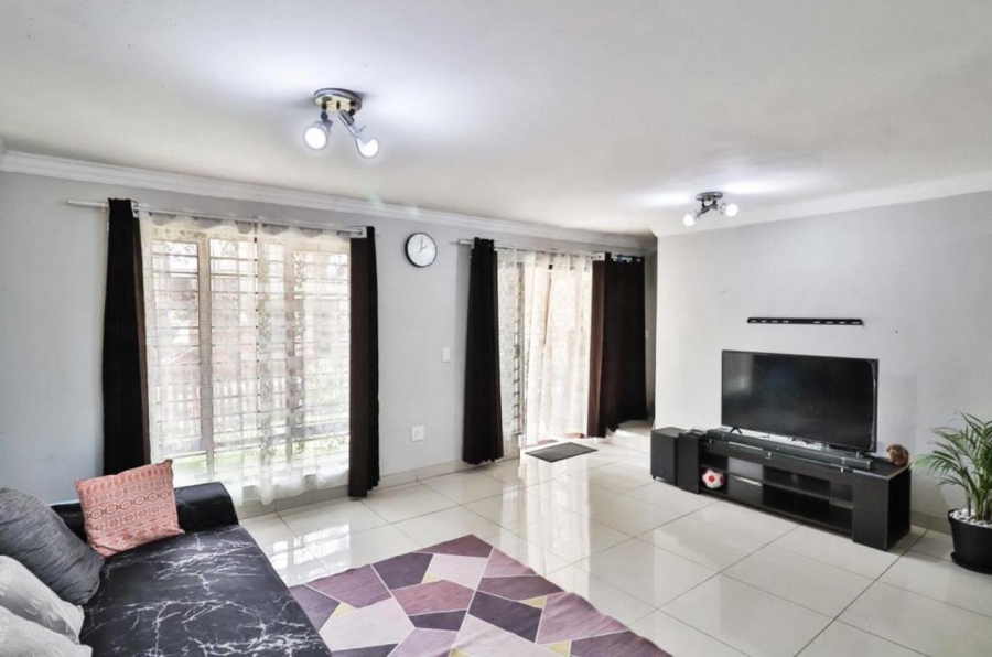 2 Bedroom Property for Sale in Vorna Valley Gauteng