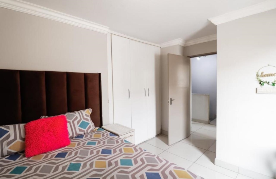 2 Bedroom Property for Sale in Vorna Valley Gauteng