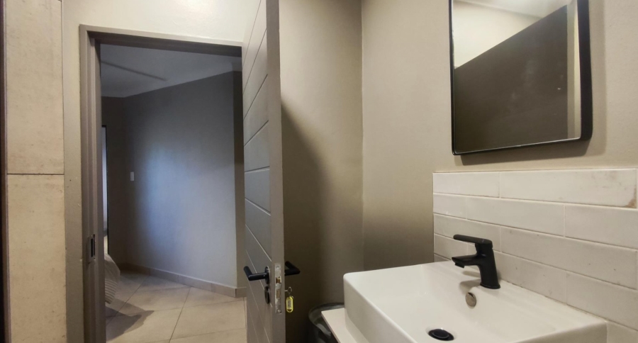 1 Bedroom Property for Sale in Bedfordview Gauteng