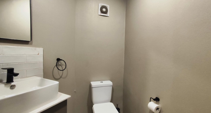 1 Bedroom Property for Sale in Bedfordview Gauteng