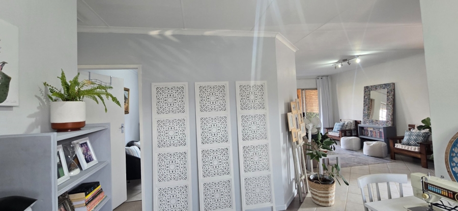 2 Bedroom Property for Sale in Die Hoewes Gauteng
