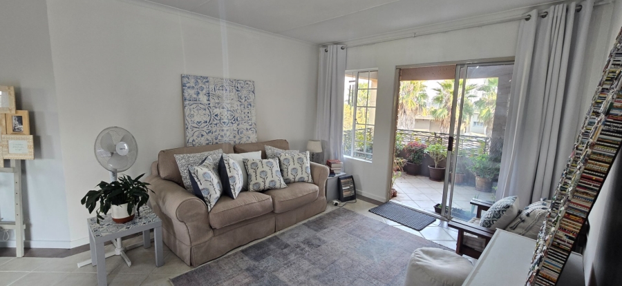 2 Bedroom Property for Sale in Die Hoewes Gauteng